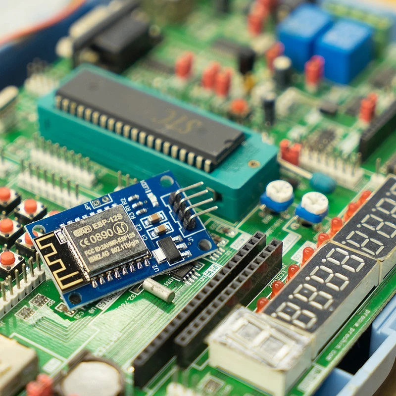 Elektronide komponentide valik